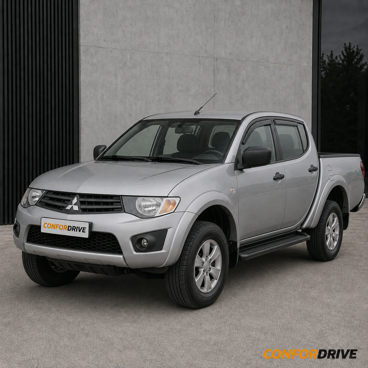 MITSUBISHI TRITON Double Cab (2006-2015) para versão de 4 portas com chuventos dianteiros CONFORDRIVE